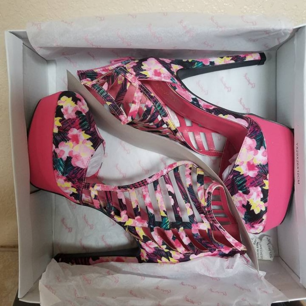 Be you in these  Sexy and Cute High Heels